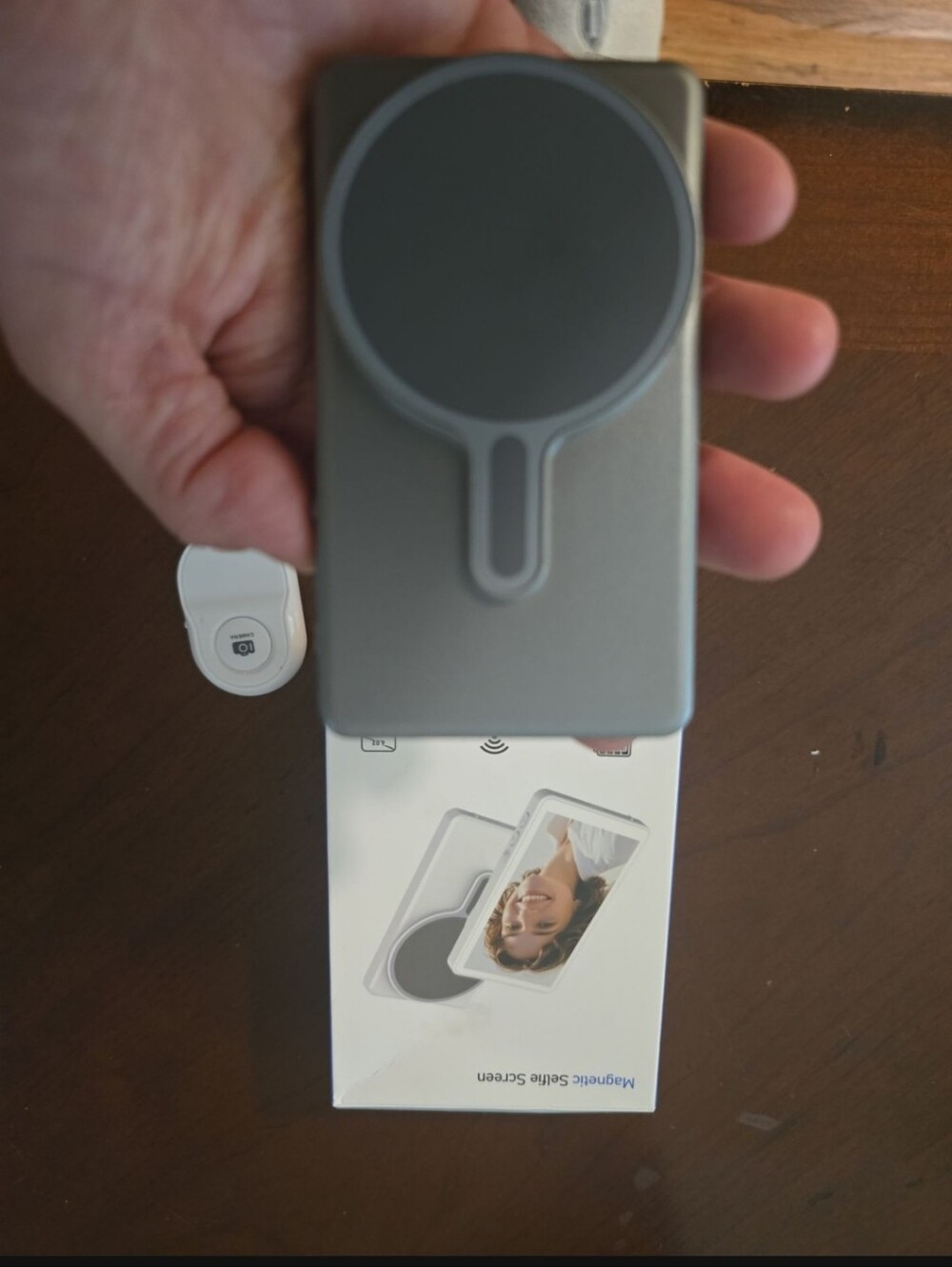 Magnetic Selfie Screen - Picture 4 of 7